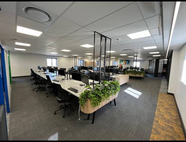 1,753M² OFFICE TO LET IN CENTURY CITY